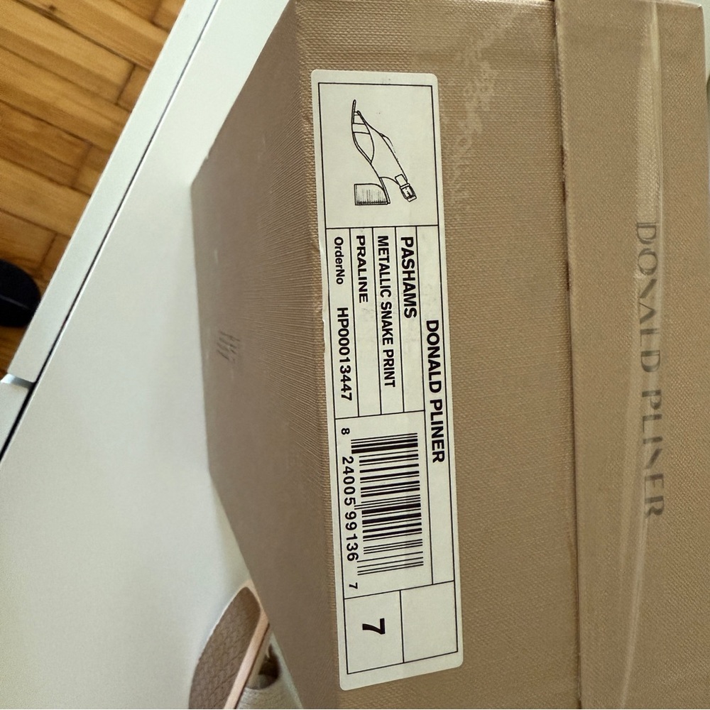 NWT Donald Pliner Pasha Vintage Leather Block Heel Praline-Metallic Snake Print - Picture 8 of 8